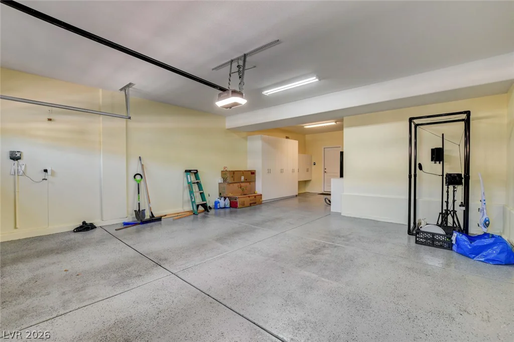3809 Moonshine Falls, North Las Vegas, NV 89085