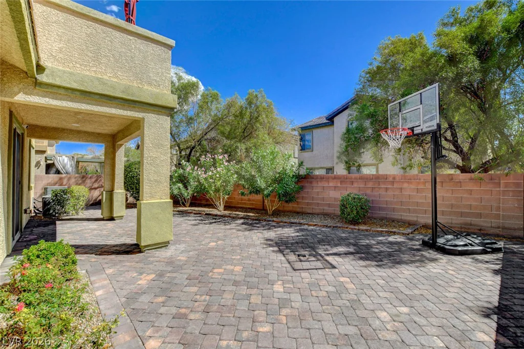 3809 Moonshine Falls, North Las Vegas, NV 89085