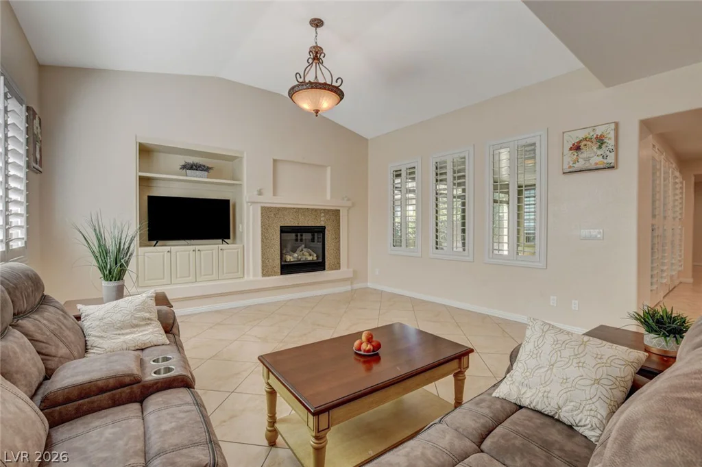 3809 Moonshine Falls, North Las Vegas, NV 89085