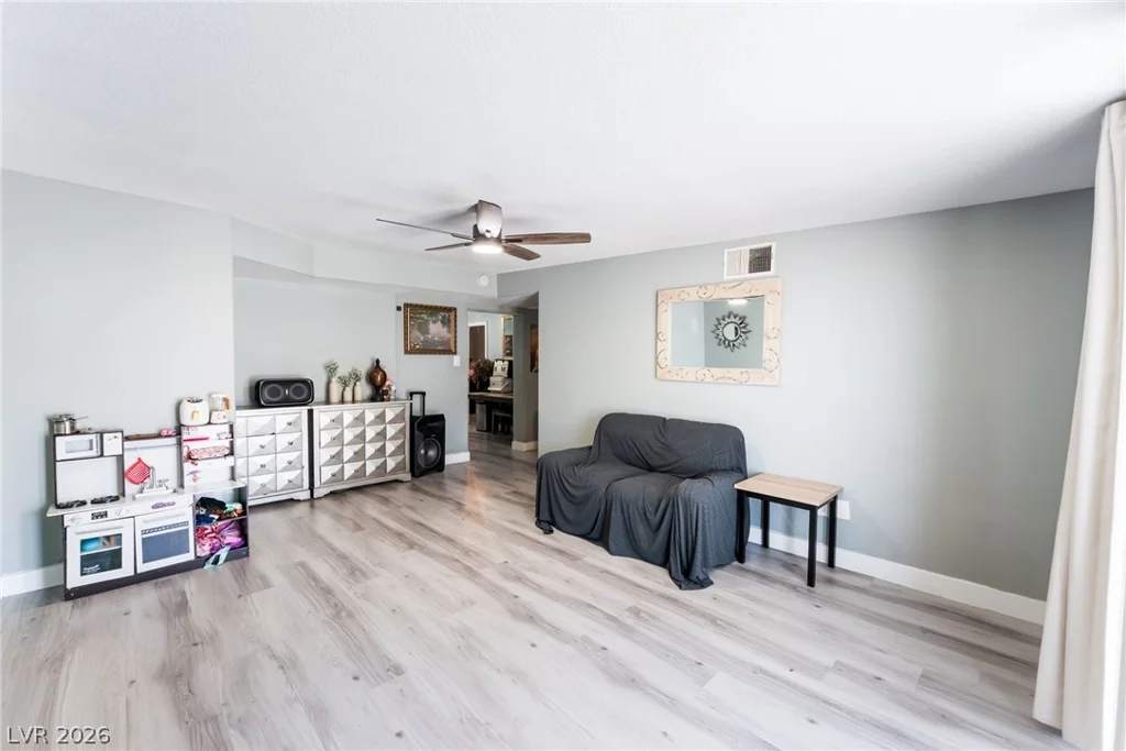 321 Princeton, Las Vegas, NV 89107