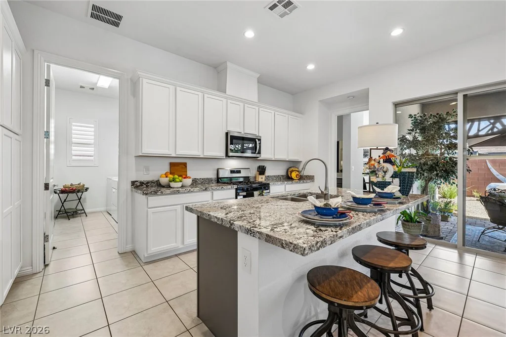 6754 Desert Crimson, Las Vegas, NV 89148