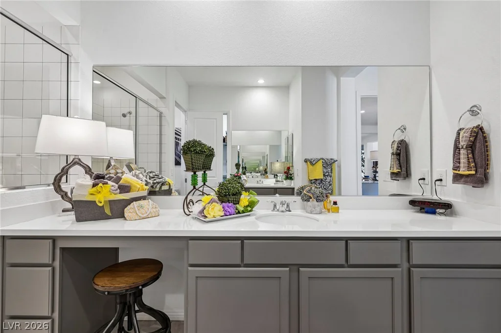6754 Desert Crimson, Las Vegas, NV 89148