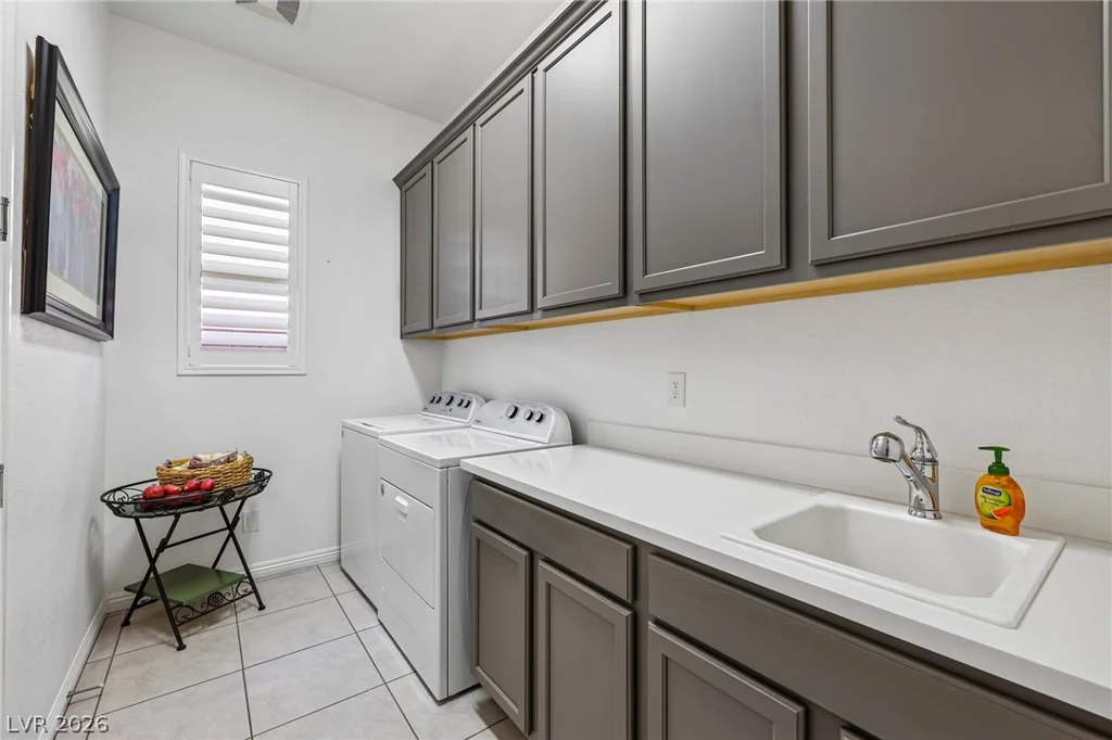 6754 Desert Crimson, Las Vegas, NV 89148
