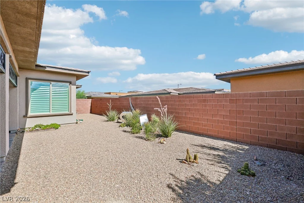 6754 Desert Crimson, Las Vegas, NV 89148