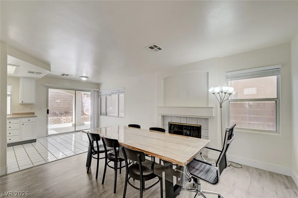 7680 Little Valley, Las Vegas, NV 89147