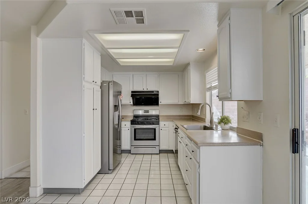 7680 Little Valley, Las Vegas, NV 89147