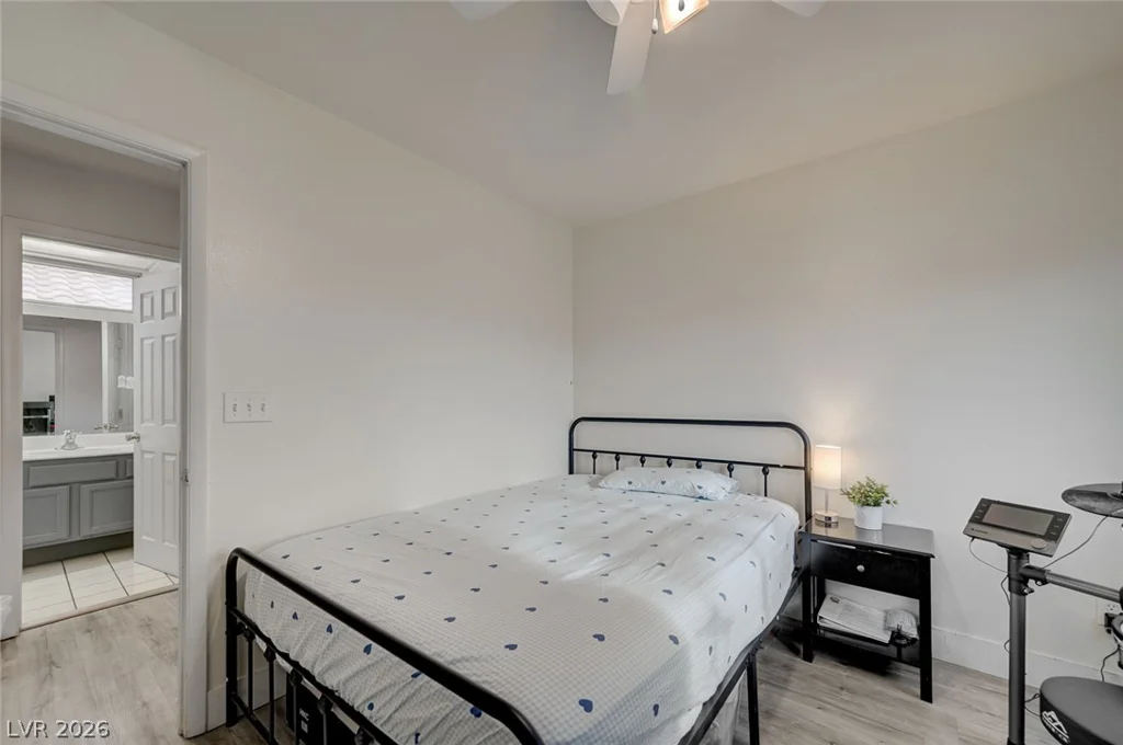 7680 Little Valley, Las Vegas, NV 89147