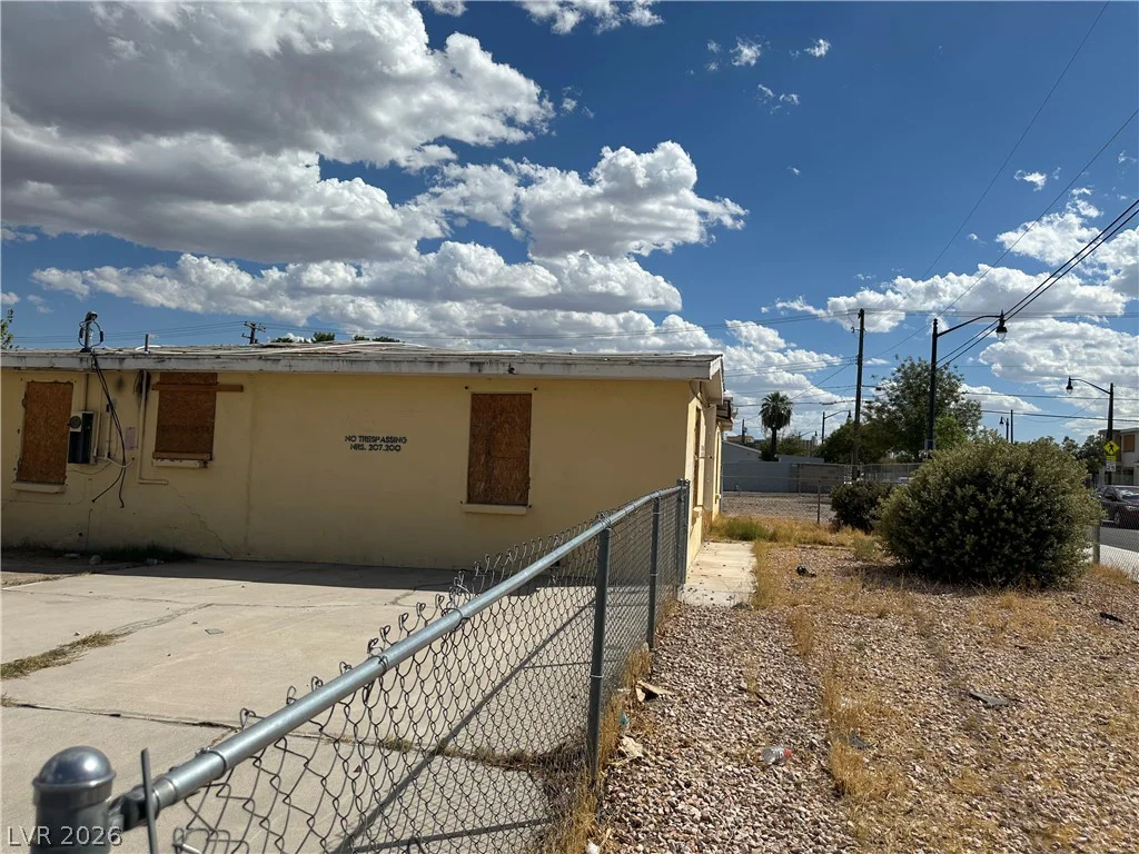 1524 D, Las Vegas, NV 89106