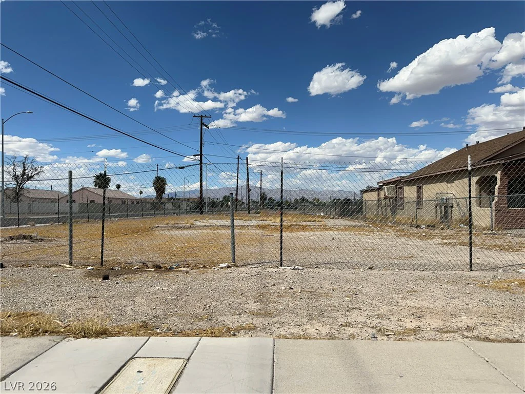 1524 D, Las Vegas, NV 89106