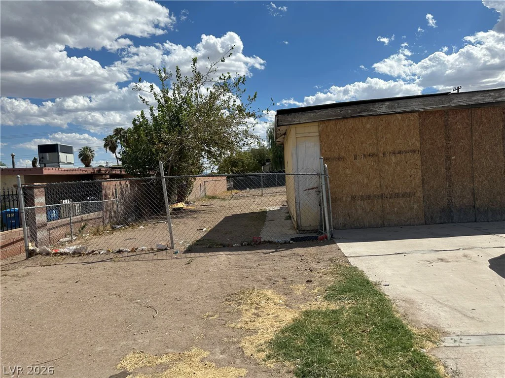 1524 D, Las Vegas, NV 89106