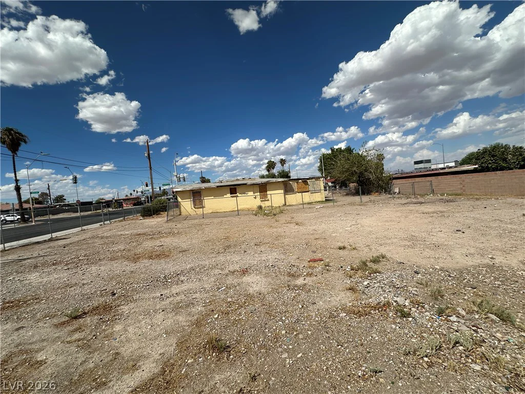 1524 D, Las Vegas, NV 89106
