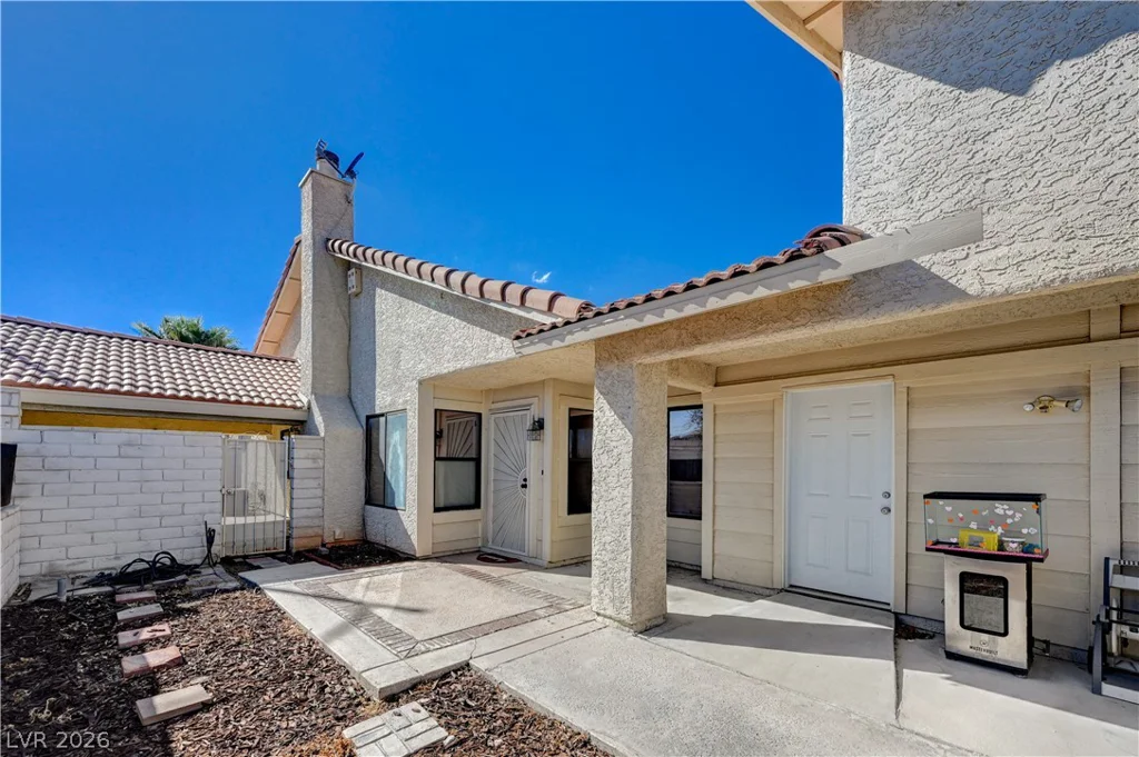 100 Underhill, Las Vegas, NV 89145