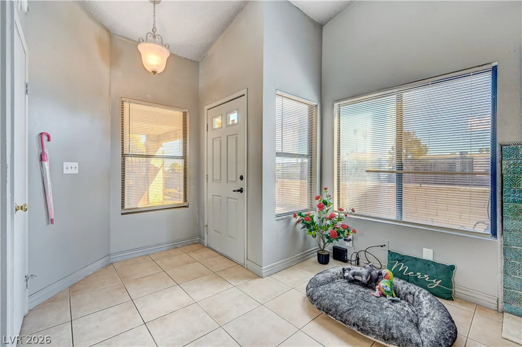 100 Underhill, Las Vegas, NV 89145