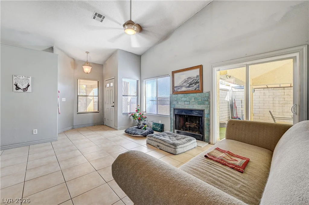 100 Underhill, Las Vegas, NV 89145