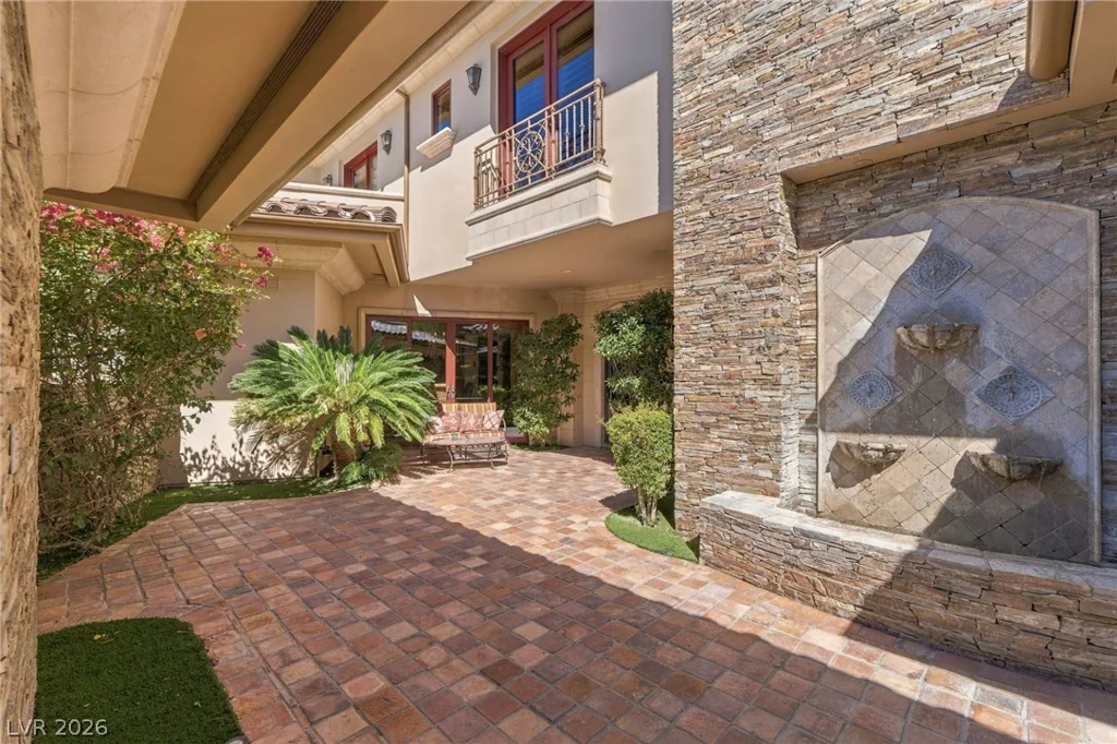 5 Wild Ridge, Las Vegas, NV 89135