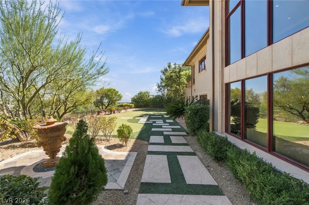 5 Wild Ridge, Las Vegas, NV 89135