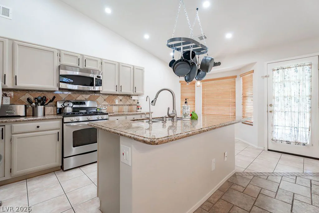 1341 Maplegrove, Las Vegas, NV 89108
