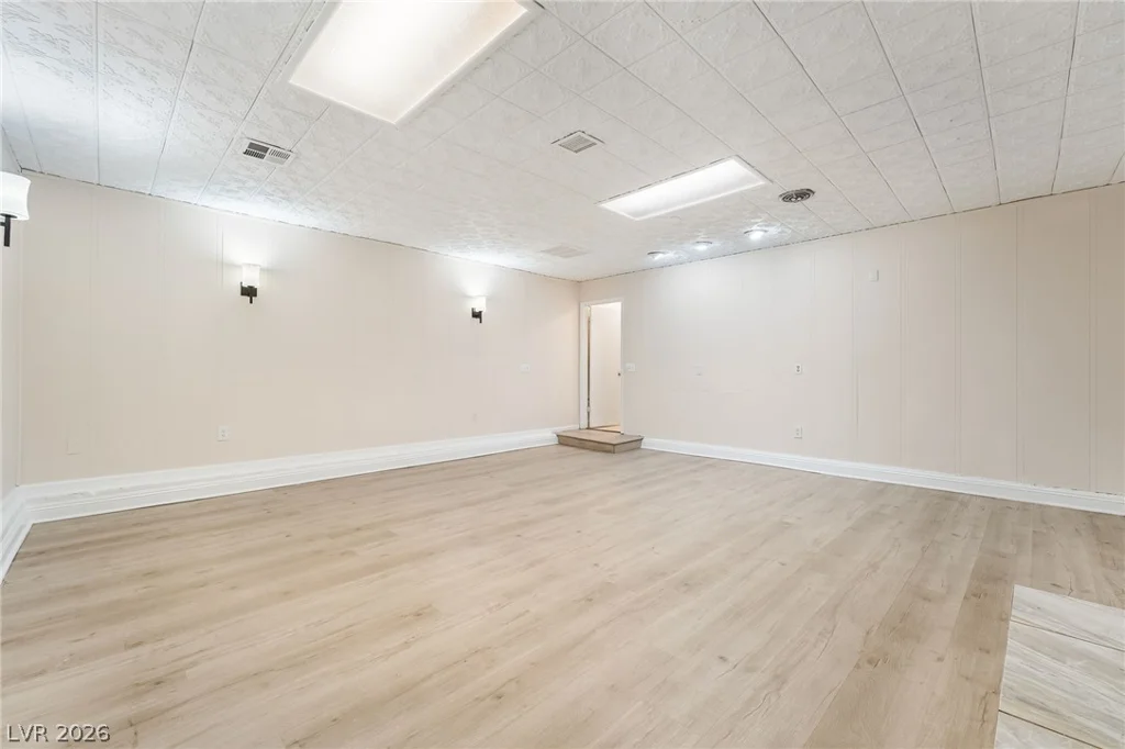 7048 Grasswood, Las Vegas, NV 89147