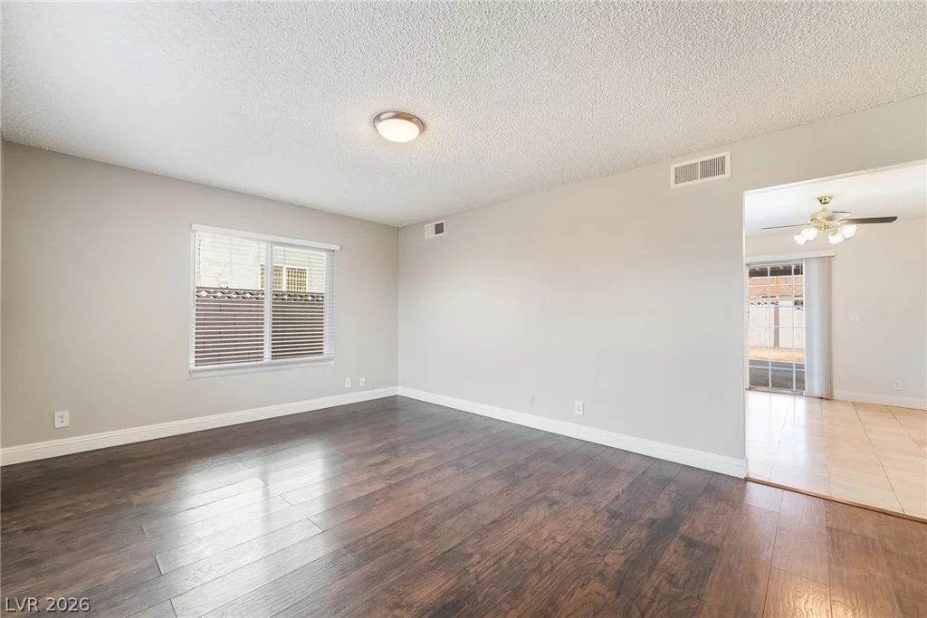 7048 Grasswood, Las Vegas, NV 89147