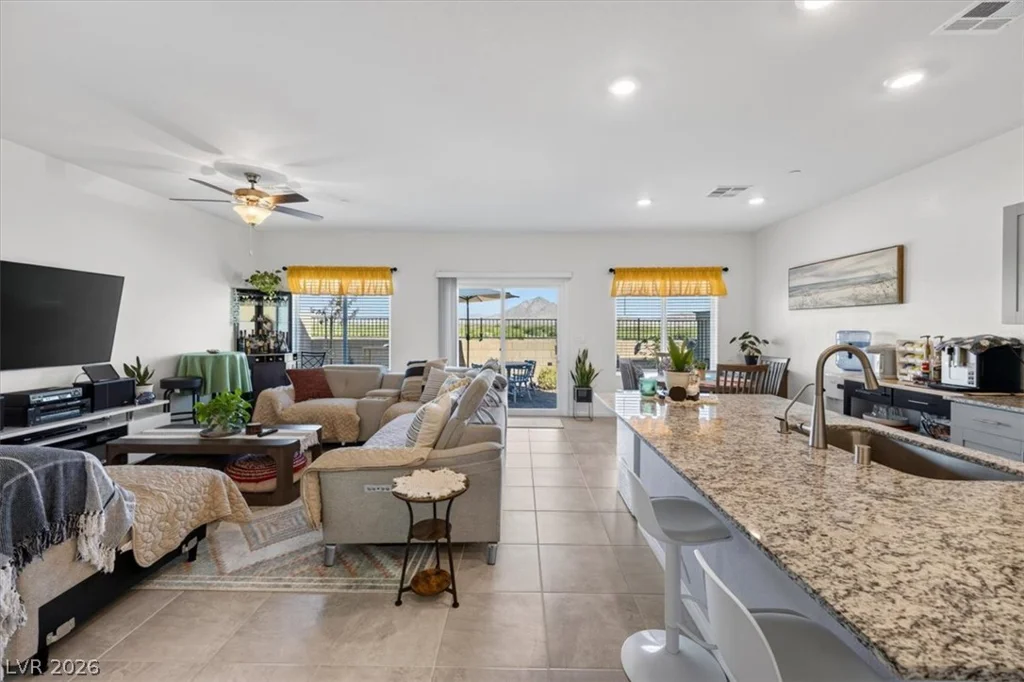 392 Larksong, Henderson, NV 89011