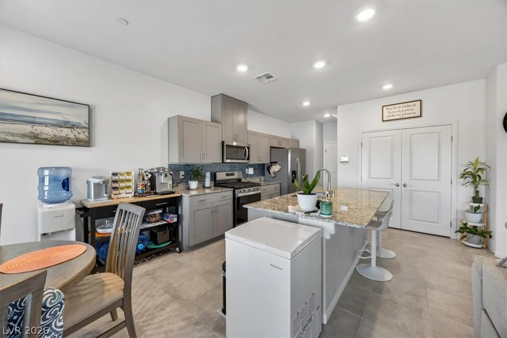 392 Larksong, Henderson, NV 89011
