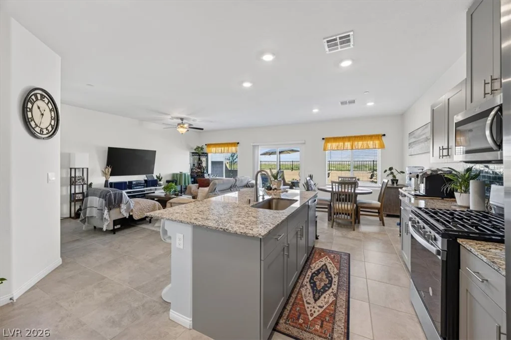 392 Larksong, Henderson, NV 89011