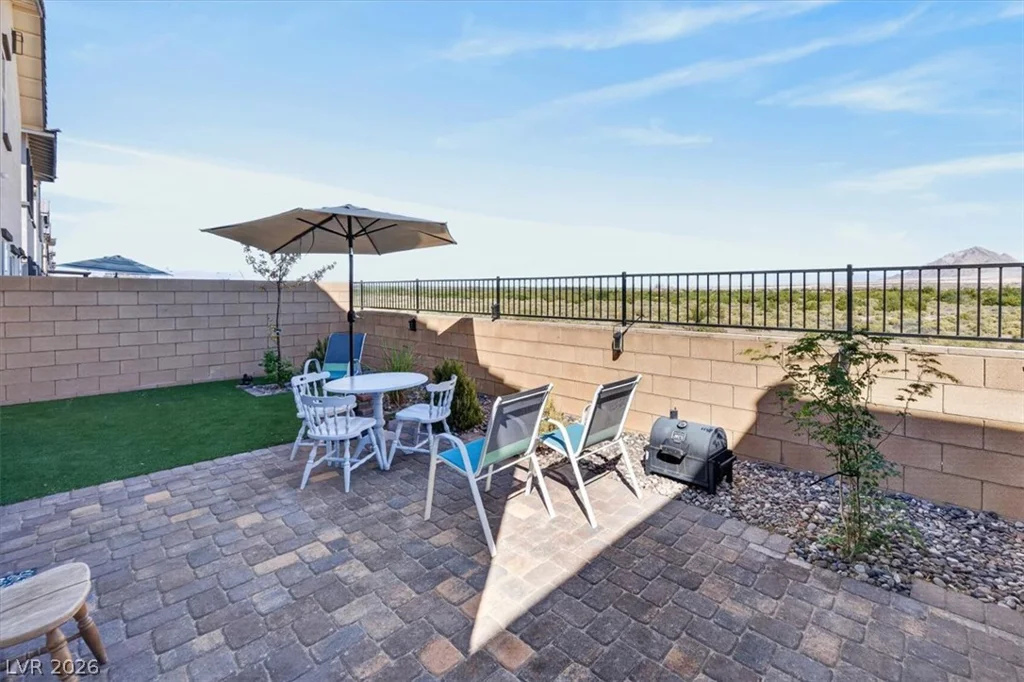 392 Larksong, Henderson, NV 89011