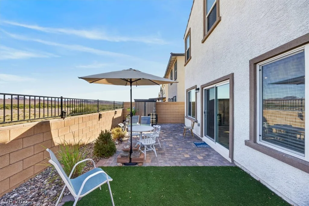 392 Larksong, Henderson, NV 89011