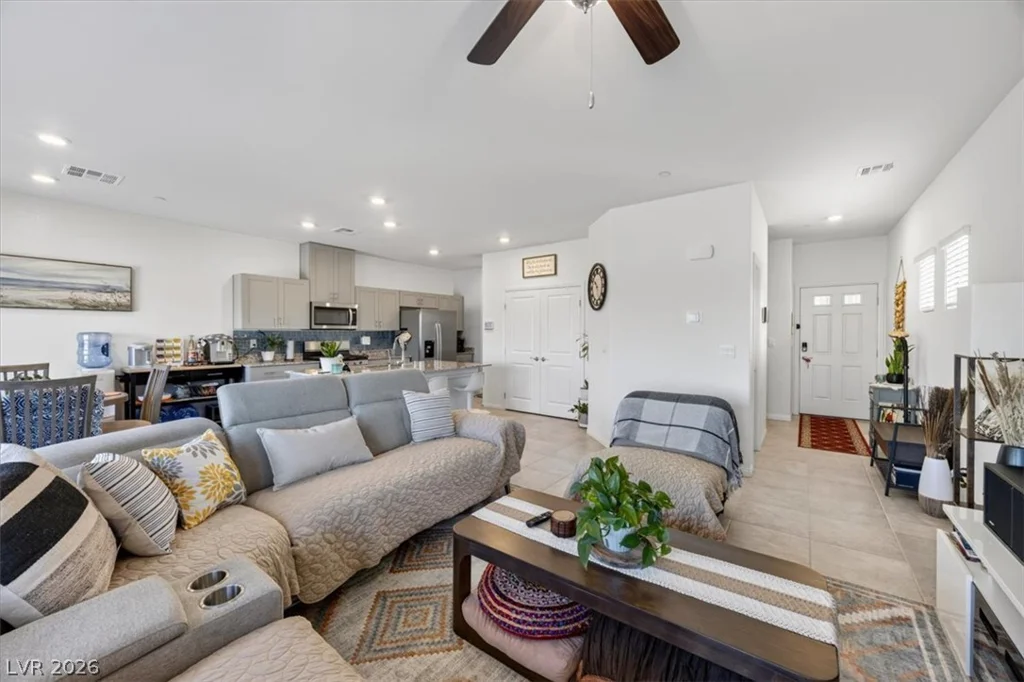 392 Larksong, Henderson, NV 89011