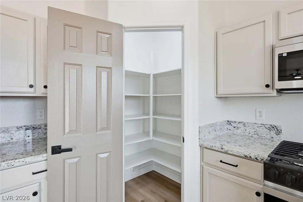 8149 Loma Del Ray, Las Vegas, NV 89131