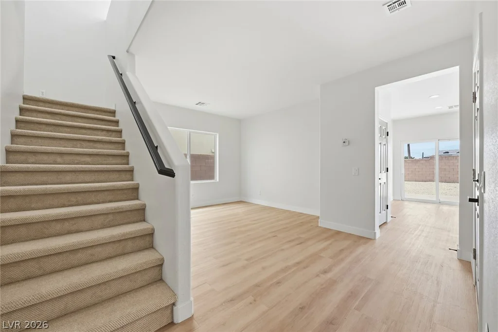 8149 Loma Del Ray, Las Vegas, NV 89131