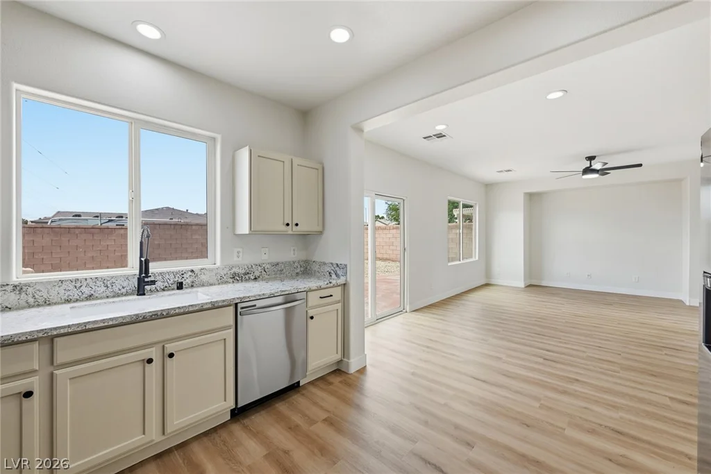 8149 Loma Del Ray, Las Vegas, NV 89131