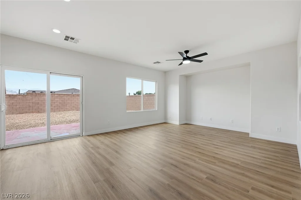 8149 Loma Del Ray, Las Vegas, NV 89131