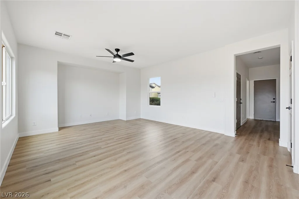 8149 Loma Del Ray, Las Vegas, NV 89131
