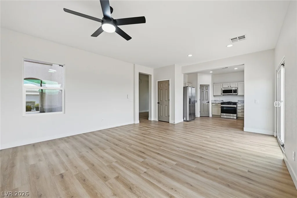 8149 Loma Del Ray, Las Vegas, NV 89131