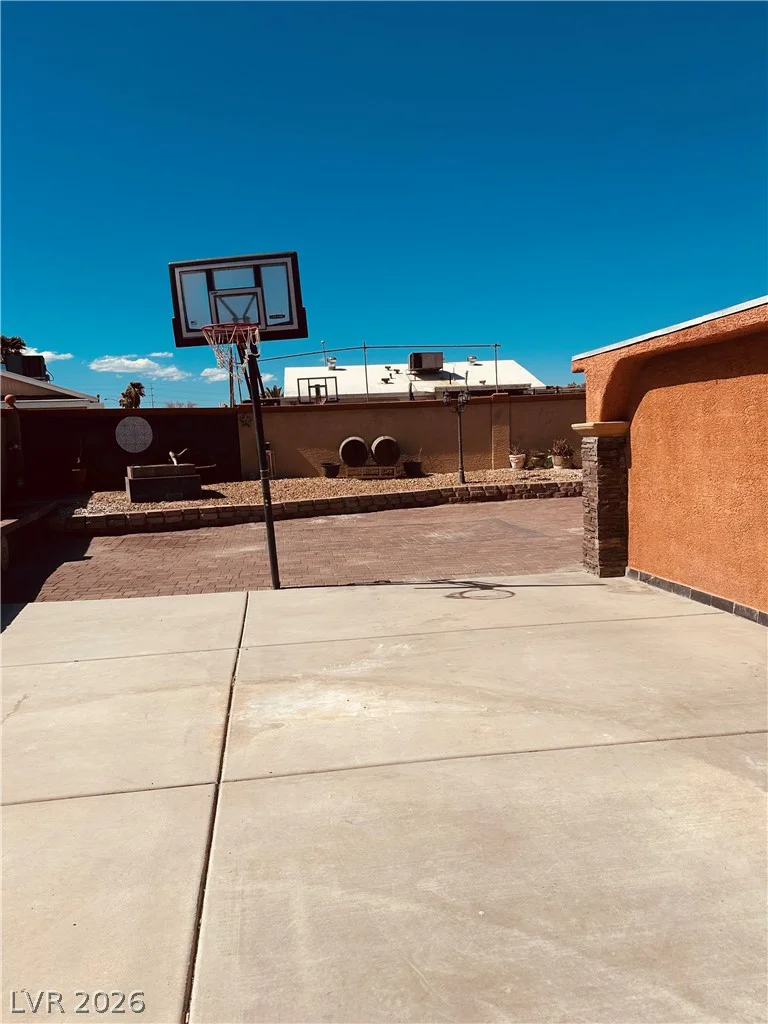 5211 Gloucester, Las Vegas, NV 89122