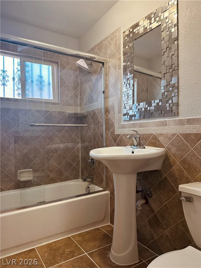 5211 Gloucester, Las Vegas, NV 89122