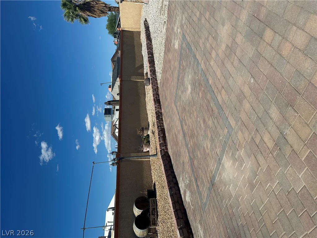 5211 Gloucester, Las Vegas, NV 89122