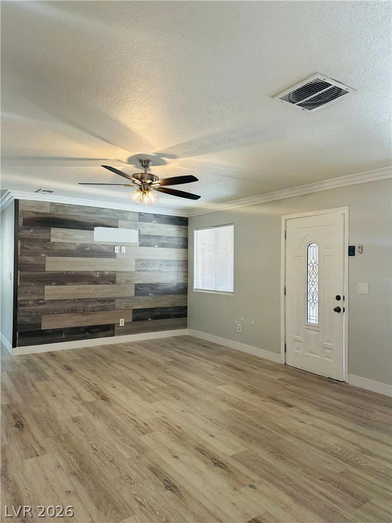 5211 Gloucester, Las Vegas, NV 89122