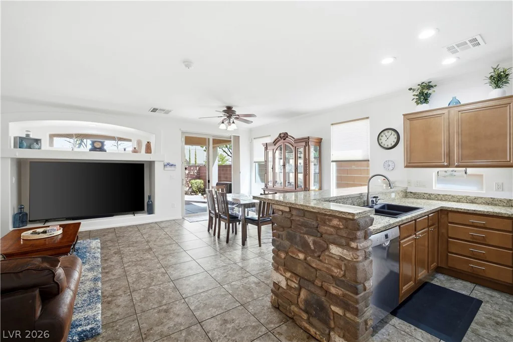 7568 Schuders, Las Vegas, NV 89178