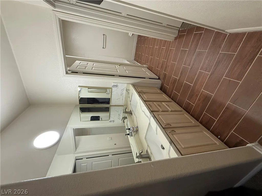 3933 Lazy Pine, Las Vegas, NV 89108