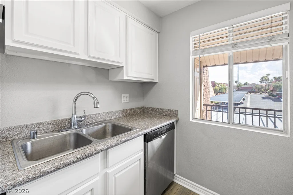 5061 River Glen, Las Vegas, NV 89103