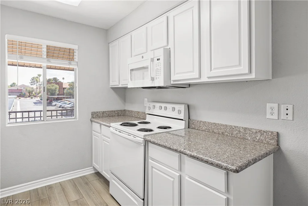 5061 River Glen, Las Vegas, NV 89103