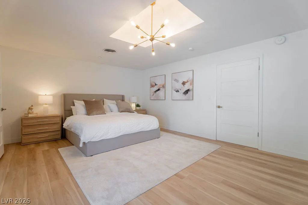 2106 Oakey, Las Vegas, NV 89102