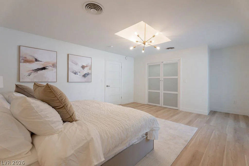 2106 Oakey, Las Vegas, NV 89102