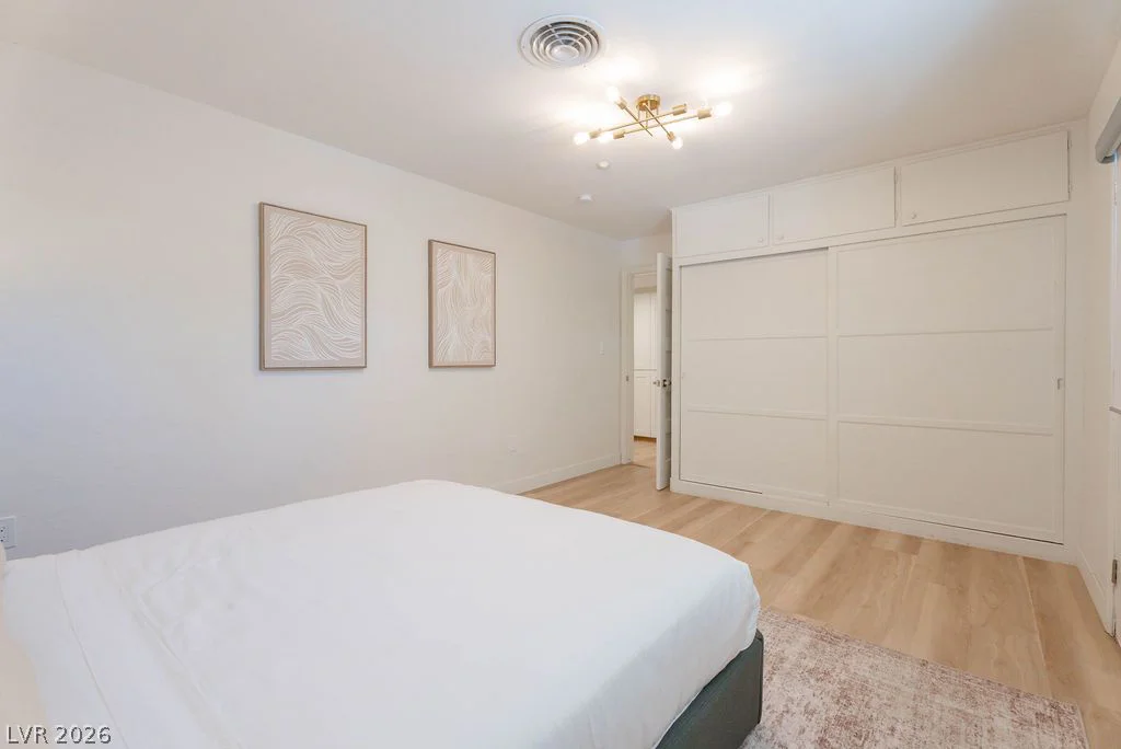 2106 Oakey, Las Vegas, NV 89102