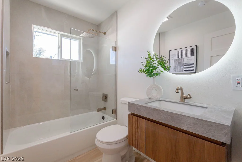 2106 Oakey, Las Vegas, NV 89102