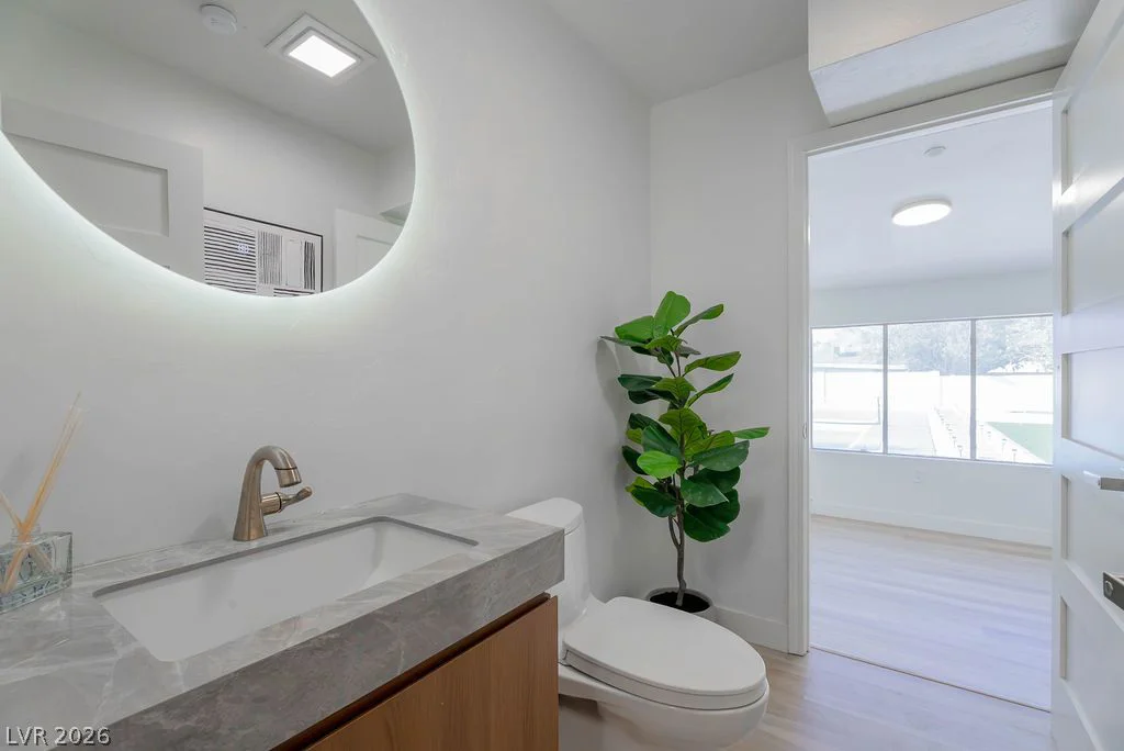 2106 Oakey, Las Vegas, NV 89102