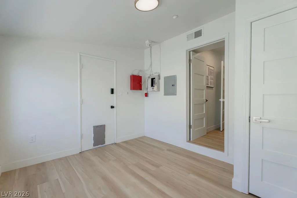 2106 Oakey, Las Vegas, NV 89102