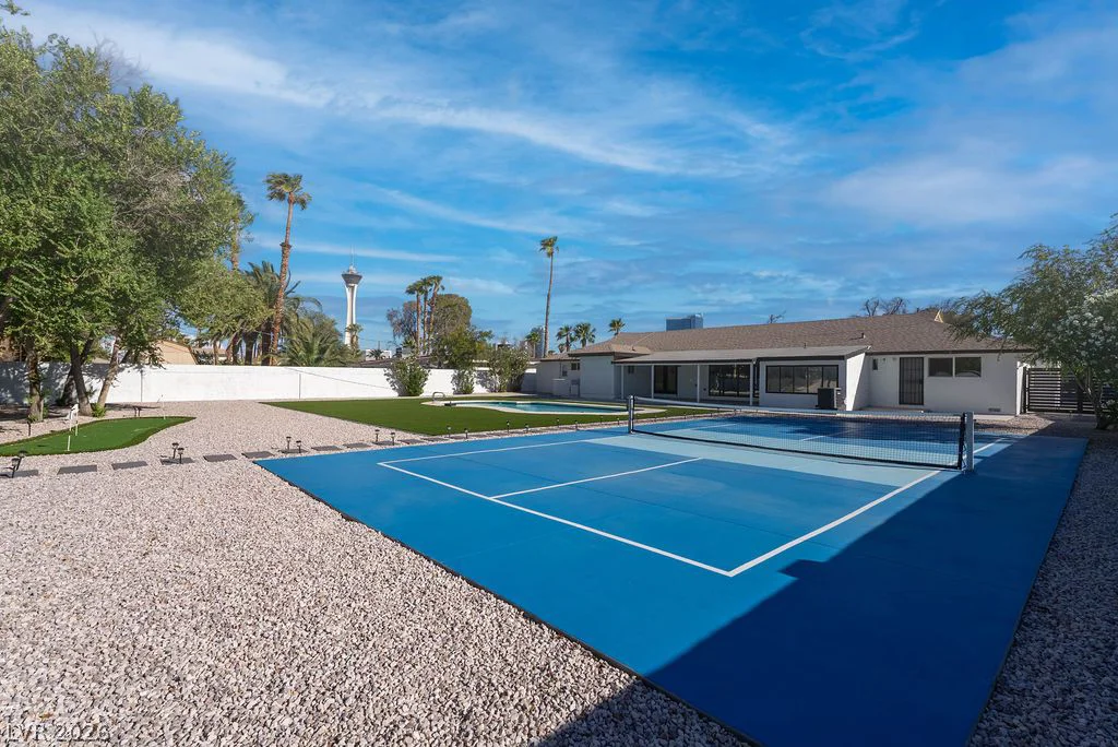 2106 Oakey, Las Vegas, NV 89102